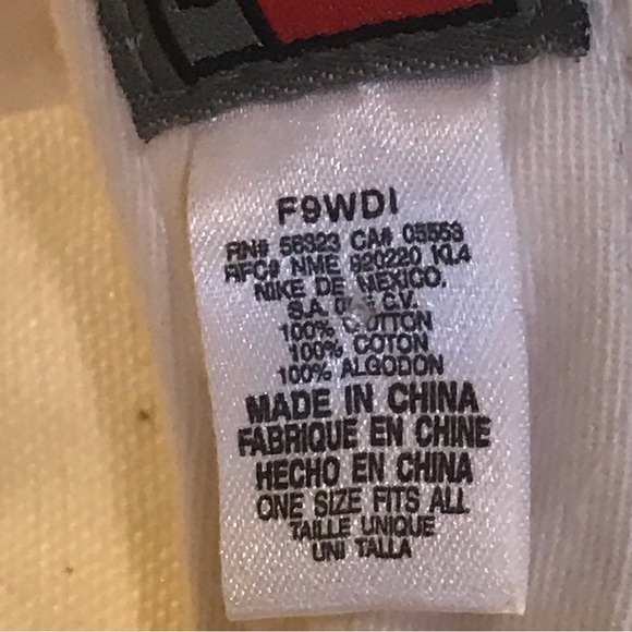 Nike University of Kentucky Adjustable Ball Cap - Picture 3 of 16